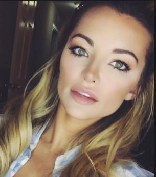 lindsey pelas